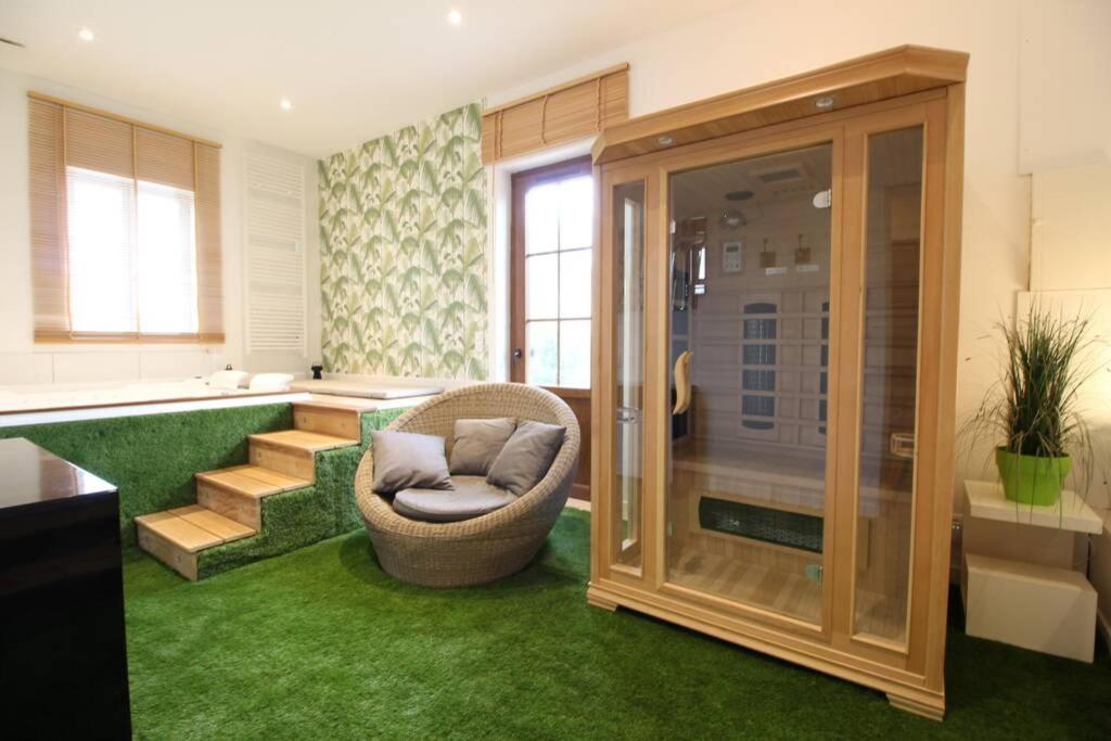 Sauna Et Jacuzzi - Les Mille Et Nuits - 2km Holiday home *